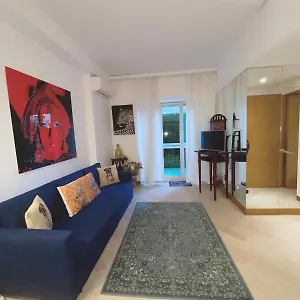 In Mc Center, 5min Walk To Casino & The Port And 1min From Underground Train Station Mónaco